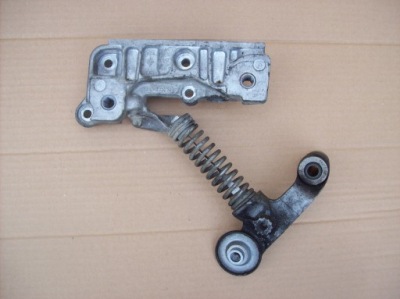 Mercedes w246 w176 w117 кронштейн натяжитель ремень a651 фото №1