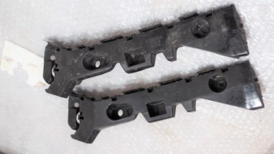 Направляющая бампера левый задняя mazda 3 bjt6502h10 фото №1