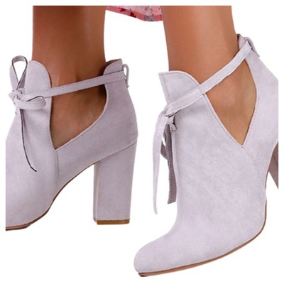 BOTKI DAMSKIE NA SŁUPKU Z OZDOBNYM WIĄZANIEM r 39