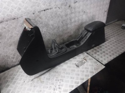 Подлокотник honda civic vi sedan kompletny фото №1