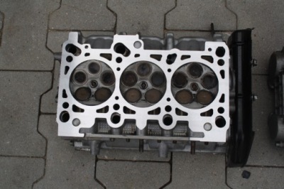 Audi a4 b6 b7 головка двигуна ліва 3.0 asn фото №1