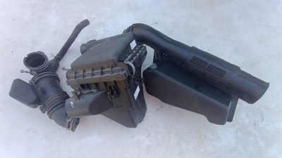 Корпус фільтра повітря toyota auris ii фото №1