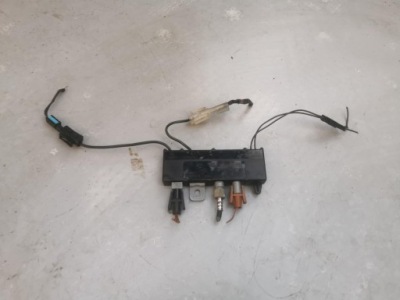 Усилитель модуль антенный радио bmw 5 e39 оригинальный номер 8352489 фото №1