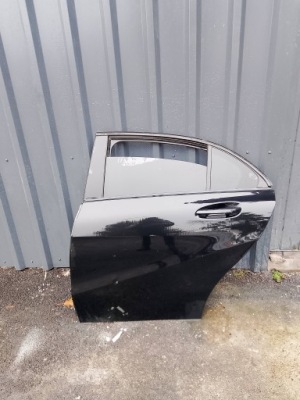 Mercedes w176 a-klasa дверь левое  задняя фото №1