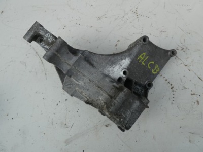 Кронштейн підпора двигуна 074145169d lt 35 2.5 tdi фото №1