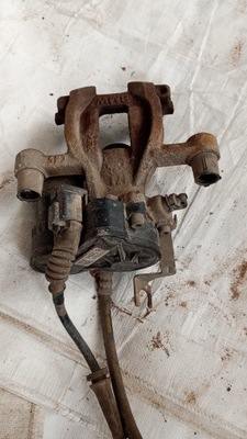 Bmw i3 супорт гальмівний правий задня 6883020 фото №1