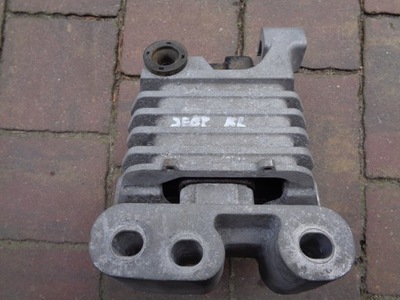 RANKENA PAGALVĖ VARIKLIO JEEP CHEROKEE KL CRD 68102281AF 