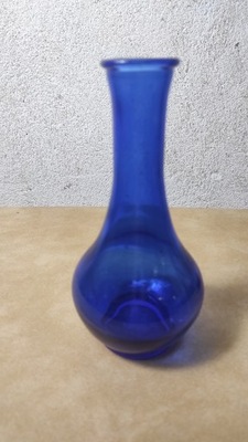 wazon szklany wazonik niebieski szkło kobaltowy