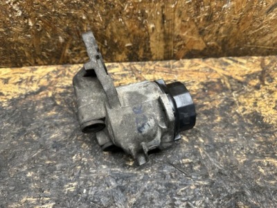 Корпус фільтра оливи toyota 2.0 vvti 3zr фото №1