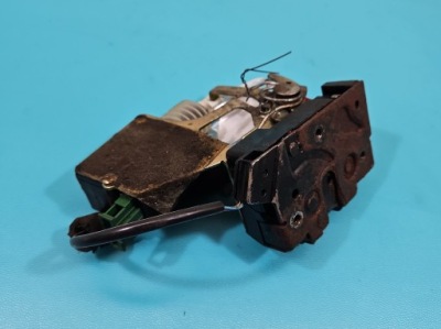 Замок крышки задняя ford galaxy mk1 hb 2+2pin фото №1