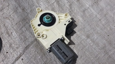 Моторчик скло правий перед audi a4 b8 a5 europa фото №1