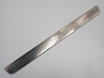 Молдинг захист поріг правий перед mercedes b w247 20 фото №1