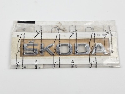 SKODA NAPIS TYLNEJ KLAPY 5JA853687 NOWY ORYG.