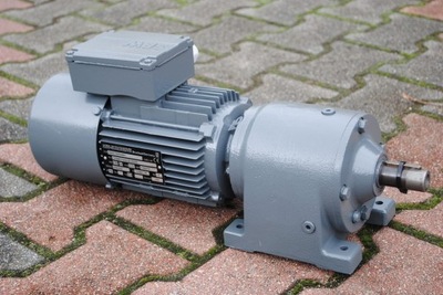 Motoreduktor 0.55kw. 70obr./min.. SEW. R40DT80K4BN1