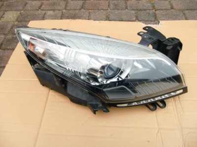 Фара правий кронштейн  led renault megane 3 рестайлінг  ксенон гарний стан фото №1