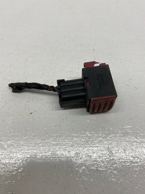 Штекер saab 1-962350-1 фото №1