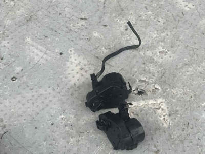 Двигатели двигатели крышка вентилятор климатроник bmw 5 e39 оригинальный номер фото №1