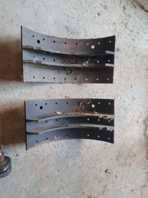 Гальмівні колодки гальмівні volvo 6x4,8x4 фото №1