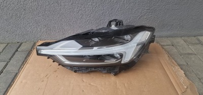 REFLEKTORIUS KAIRYSIS MID LED VOLVO XC60 II EUROPA 32133544 