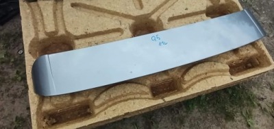 Спойлер крышки задняя багажника audi q5 8r 8r0827933a фото №1