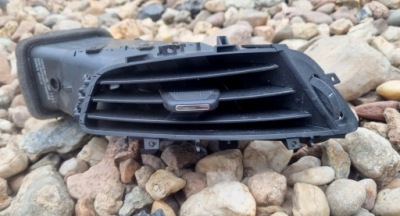 Opel zafira c решётка обдув 13427381 фото №1