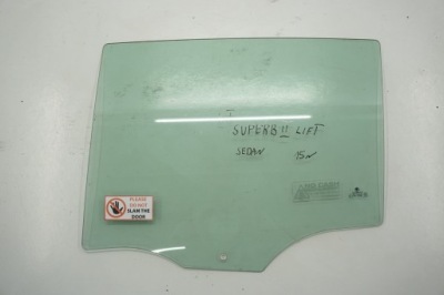 Superb ii sedan 15r скло бічна двері лівий задня фото №1