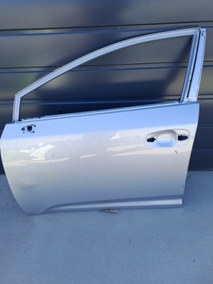 Toyota avensis t27 двері ліва фото №1