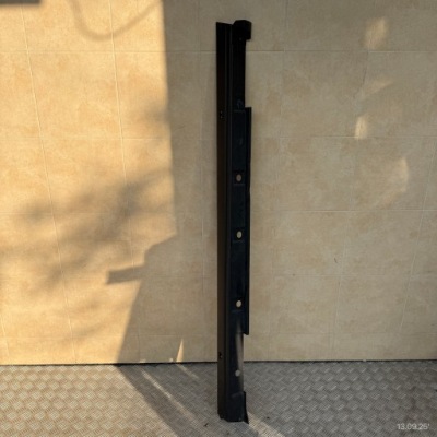 Молдинг поріг права поріг lexus ux 75850-76030 фото №1