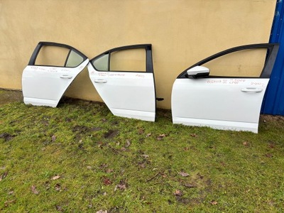 Octavia iii двері ліва праве білий lf9e w колір фото №1