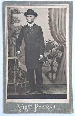 STARA FOTOGRAFIA PORTRET MĘŻCZYZNA W KAPELUSZU