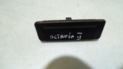 Мікровимикач кришки багажника skoda octavia ii 1.9tdi фото №1