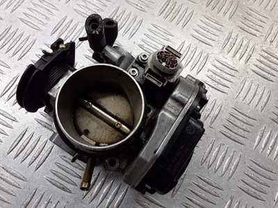 Дросельна заслінка seat toledo ii 1.8 06a133064m фото №1