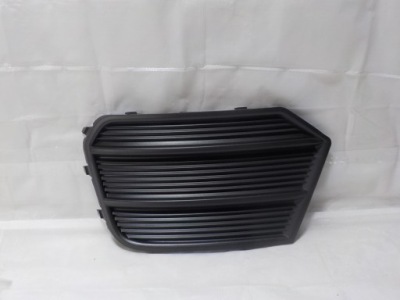 Audi q3 2016" - 2018" решётка радиатора бампера левая 8u0807681p фото №1