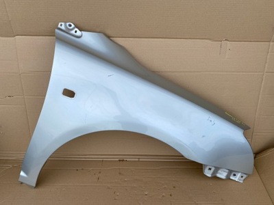 Toyota avensis t25 крила перед правий фото №1