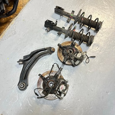 Renault zoe правая поворотный кулак амортизатор ступица фото №1