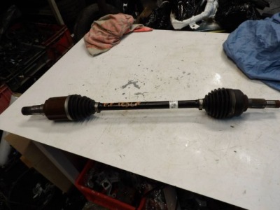 Приводной вал правая передняя tesla model 3 фото №1