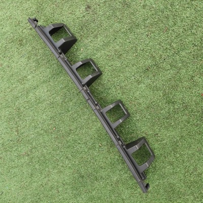 Середній напрямна бампера заднього ford fiesta mk8 фото №1