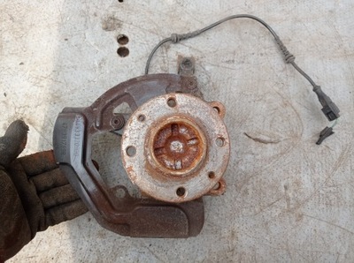 Поворотный кулак левый перед smart forfour 453 1.0 фото №1