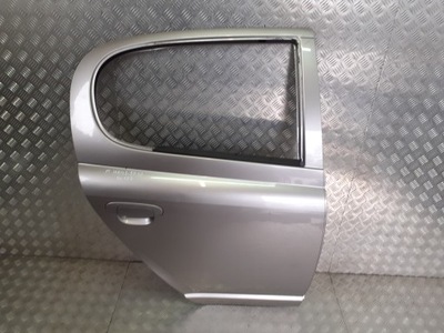 Двері правий задня toyota yaris i 1d2 фото №1