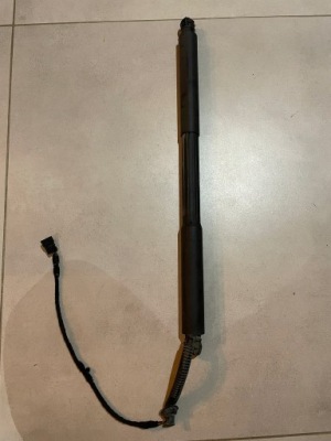 Привід кришки лівий bmw f31 фото №1