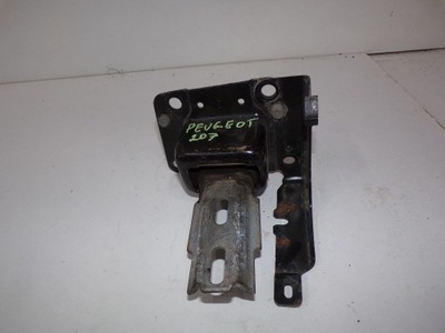 Кронштейн подушка двигателя peugeot 207 фото №1