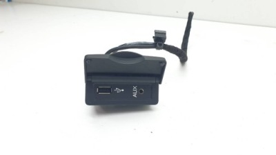 Роз'єм port usb aux 280230002r renault laguna 3 2011 європа фото №1