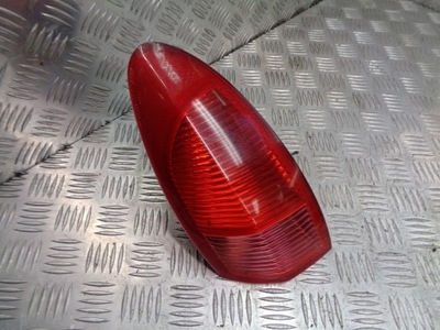 Лампа правий задня alfa romeo 147 225501 фото №1