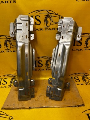 Защита кронштейн металлический правый lr discovery v l550 фото №1