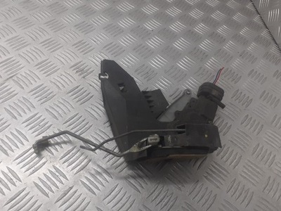 Замок двері правий перед toyota corolla e11 2pin фото №1