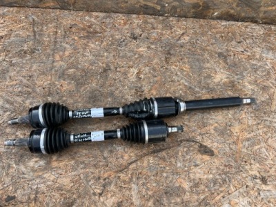 Приводной вал правая jeep compass 2 1.3 plugin hybrid 00521161960 фото №1