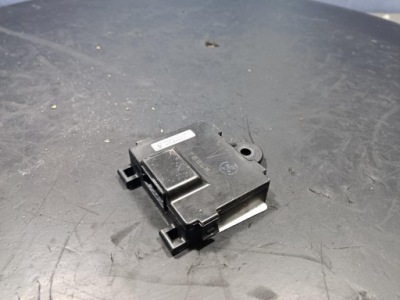 Tesla s модуль ручка 1069651-00-d фото №1