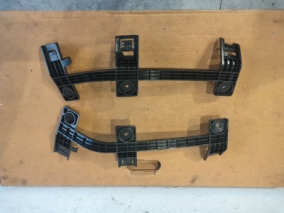 Кронштейн лампи фара tesla x ліва передні перед 1046957-00-g фото №1