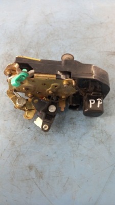 Замок правый перед chrysler sebring 06r sedan фото №1