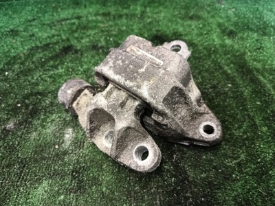 Chevrolet trax кронштейн подушка двигателя фото №1